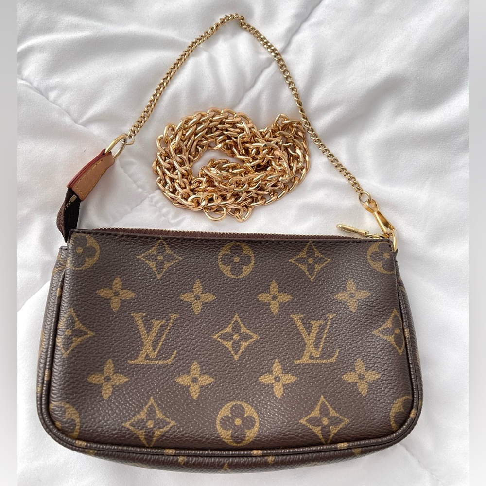 🔥Louis Vuitton Monogram Small Pouchette with Gold Chain 🔥 - Picture 3 of 8